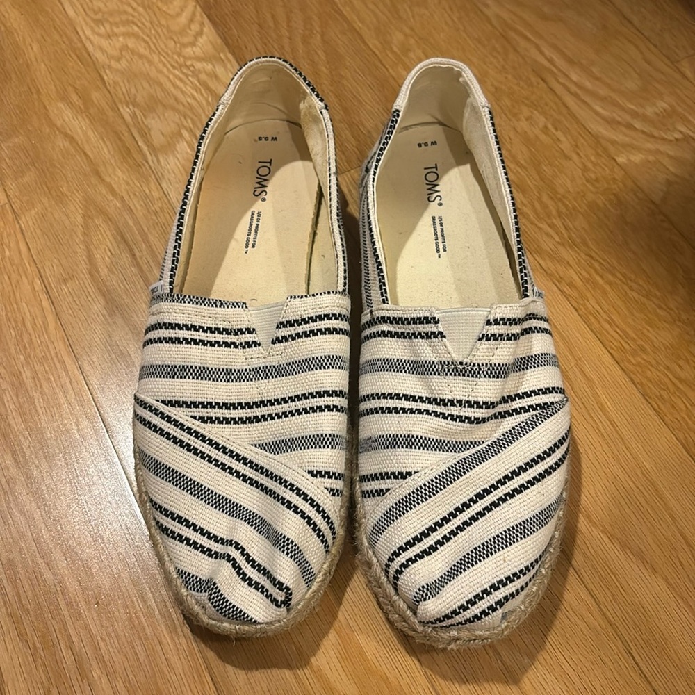 TOMS Espadrilles